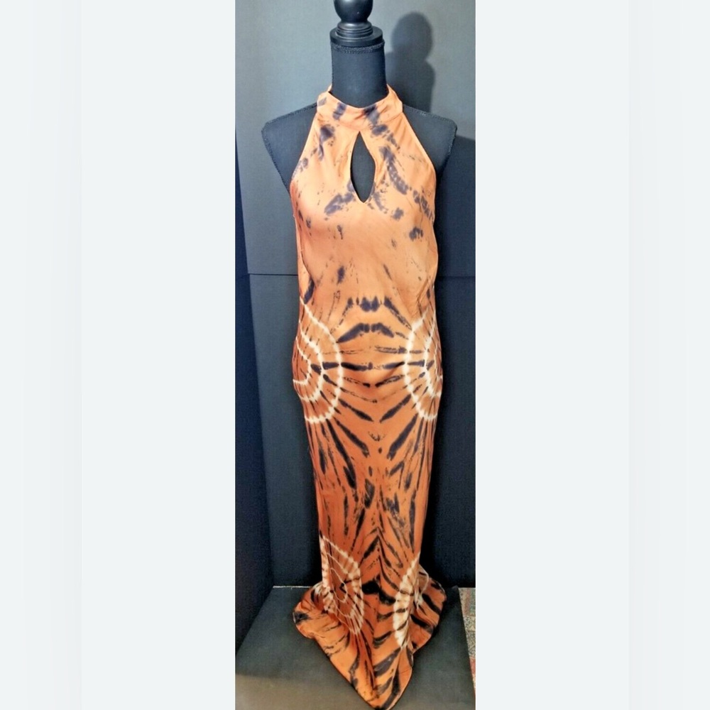 Elegant Tie-Dye Halter Maxi Dress